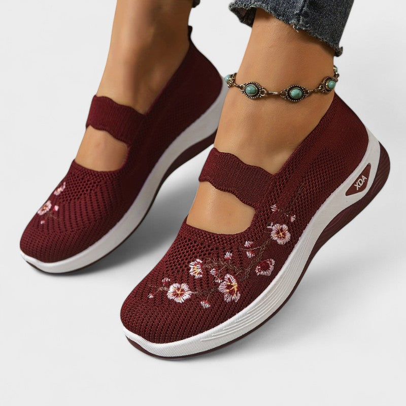 BRANA – ORTOPEDICKÉ BOTY S KVĚTOVÝMI DETAILY