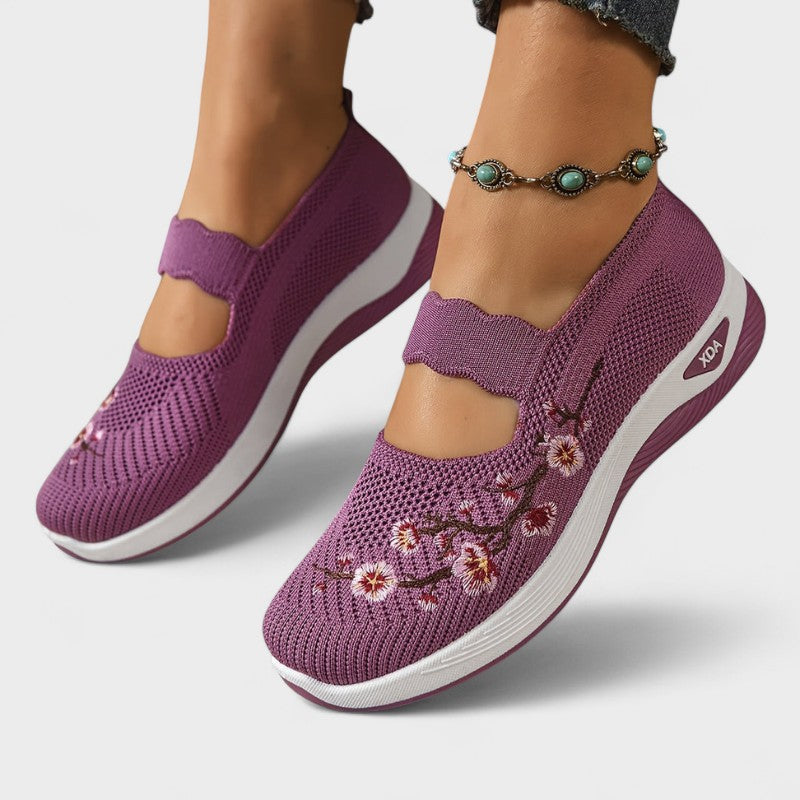 BRANA – ORTOPEDICKÉ BOTY S KVĚTOVÝMI DETAILY