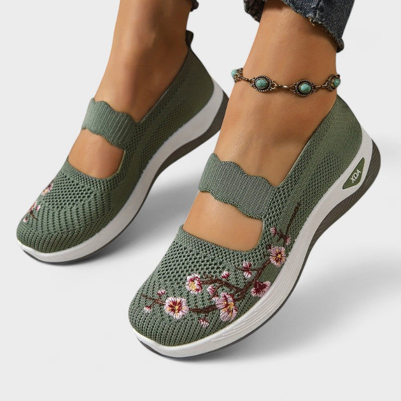 BRANA – ORTOPEDICKÉ BOTY S KVĚTOVÝMI DETAILY