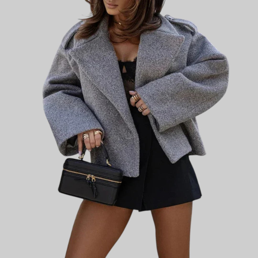 IVETA | Dámský zimní kabát s dvojitým zapínáním a širokým límcem