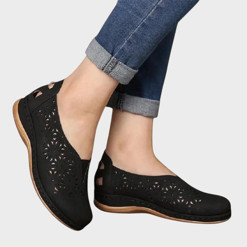 VIKÓRIA | STYLOVÉ A POHODLNÉ BOTY S LASEROVÝM ŘEZEM