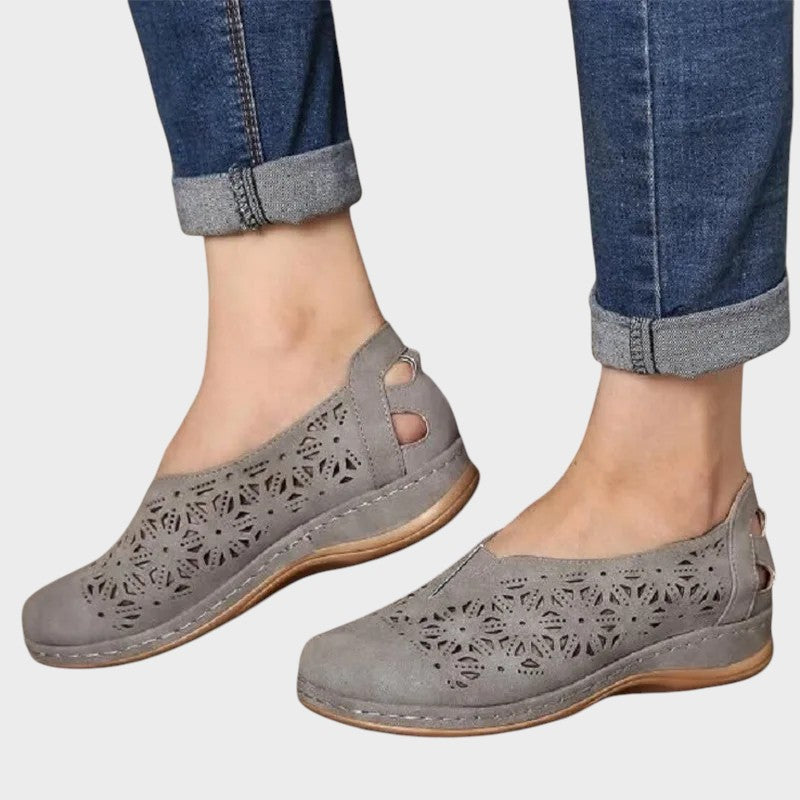 VIKÓRIA | STYLOVÉ A POHODLNÉ BOTY S LASEROVÝM ŘEZEM