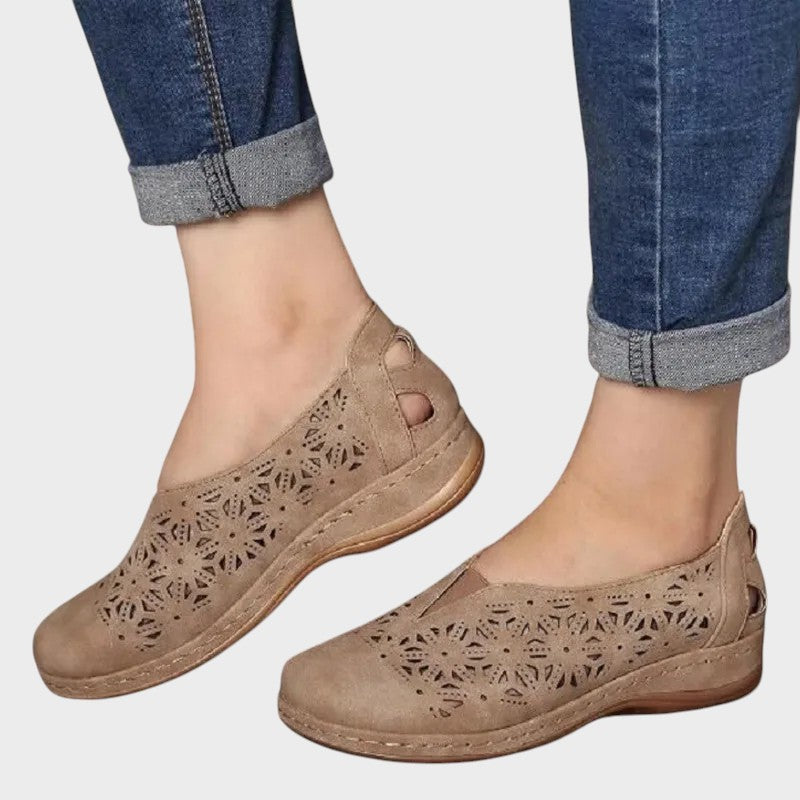 VIKÓRIA | STYLOVÉ A POHODLNÉ BOTY S LASEROVÝM ŘEZEM