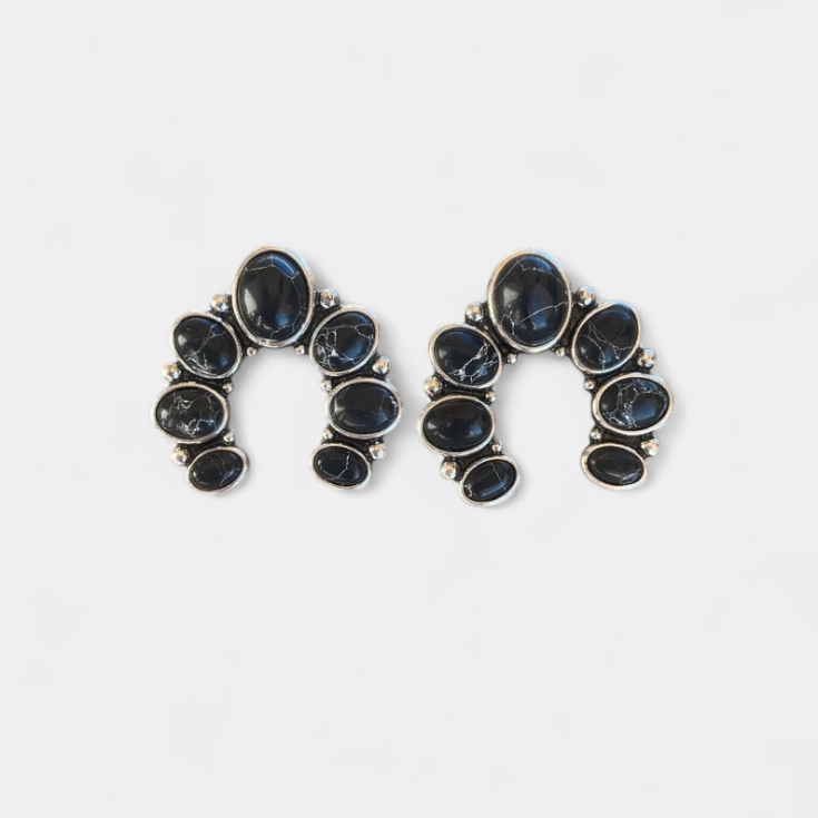 NÁUŠNICE Z PŘÍRODNÍCH KAMENŮ